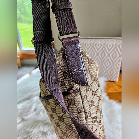 Gucci vintage perforated crossbody bag - Picture 10 of 15